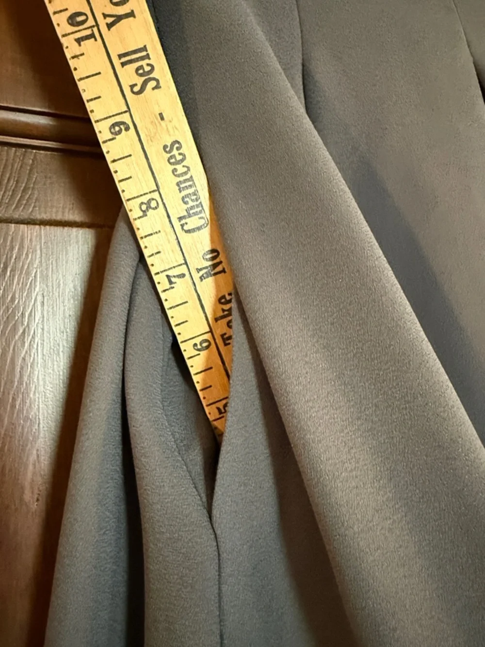 Uniqlo gray pleated skirt M with hidden pocket side seam elastic back, lined EUC